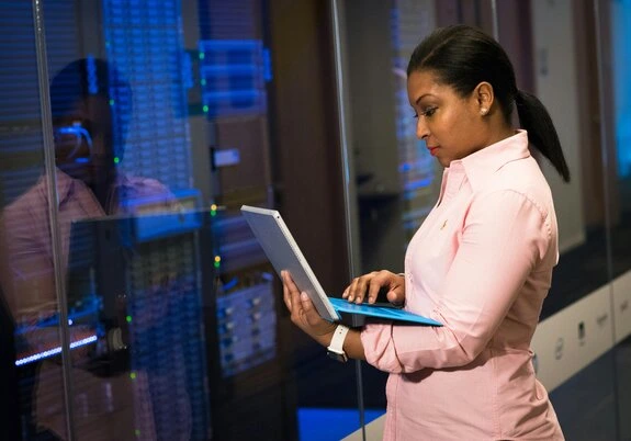 Layanan Jasa server Profesional di Jakarta Layanan Jasa server Profesional di Jakarta